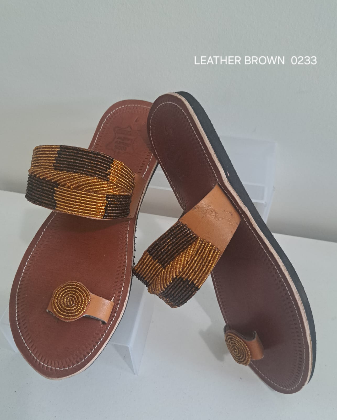 Flat Leather Sandals 0233
